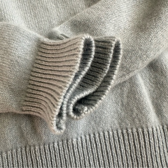 Theory Cashmere Sweater Small - Picture 5 of 9